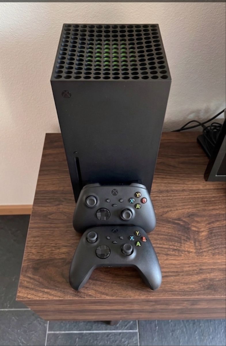Microsoft Console: Xbox Series X inkl. 2 Controllern – Usato da Wohlen AG venduto da Neunfranken