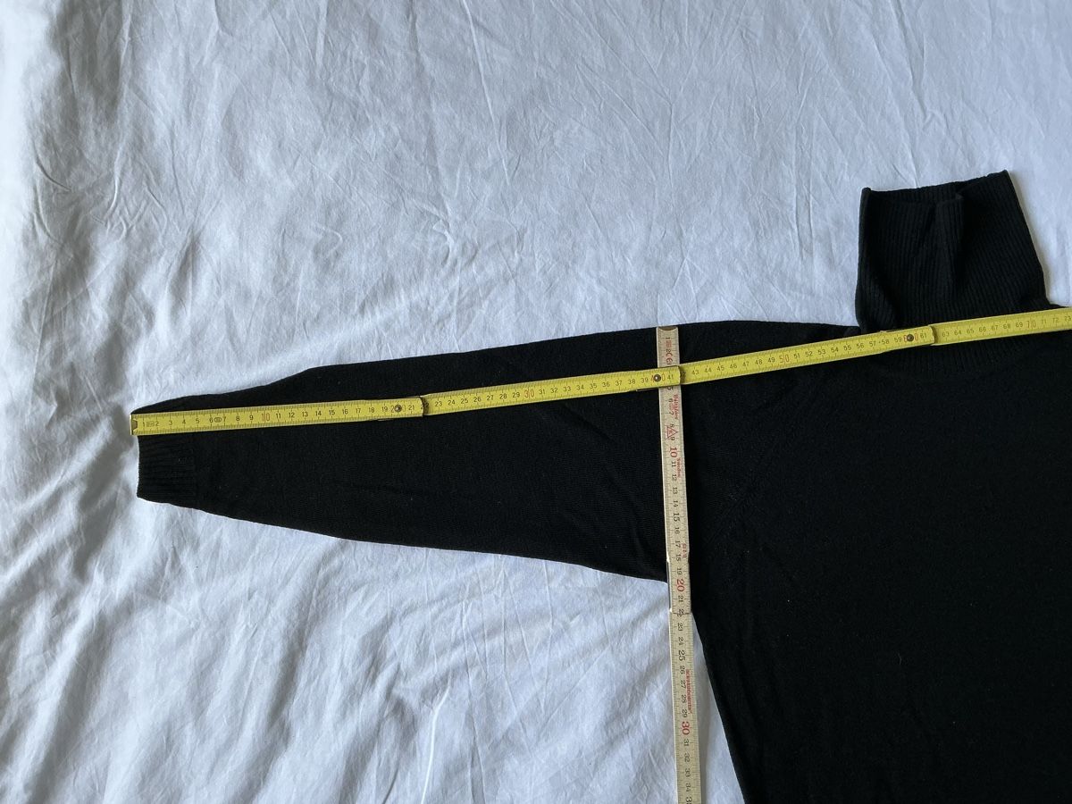 Maglioni & Felpe: Schwarzes Rollkragen Pullover – Usato da Zürich venduto da Janakpur 2