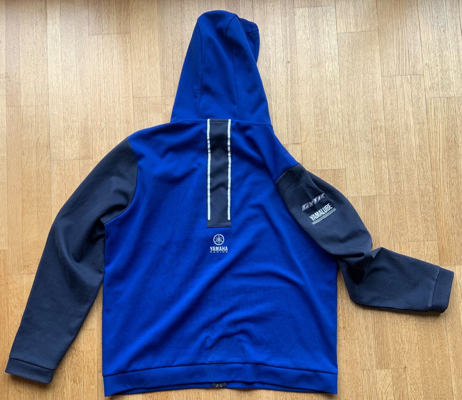Maglioni & Felpe: Yamaha Hoodie Paddock Blue 3XL – Nuovo (secondo la descrizione) da Herrliberg venduto da Imperial1970 1