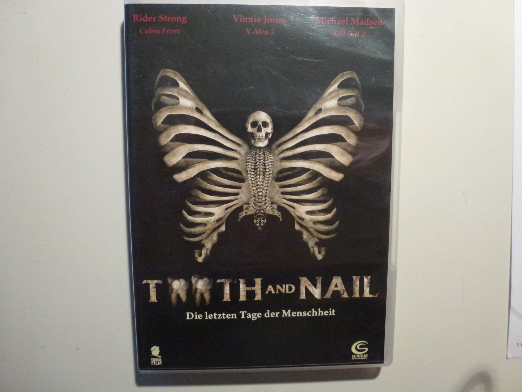 Tous les DVDs: Tooth and Nail  (DVD) – D'occasion à Bern par Frebo