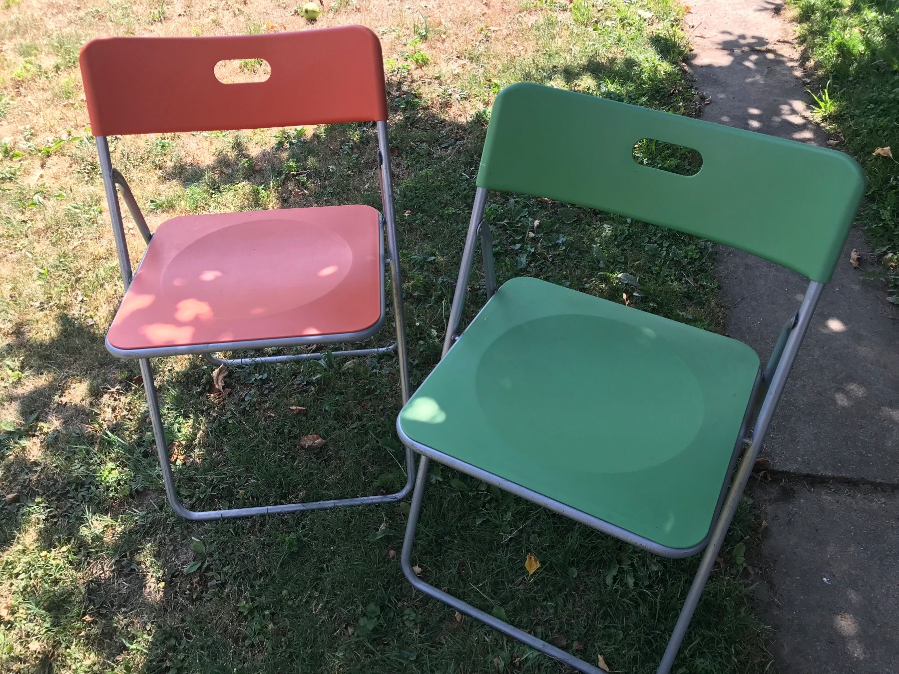 Sedie: 3 farbiger Klappstühle – Usato da Nesselnbach venduto da Goodprice3 1