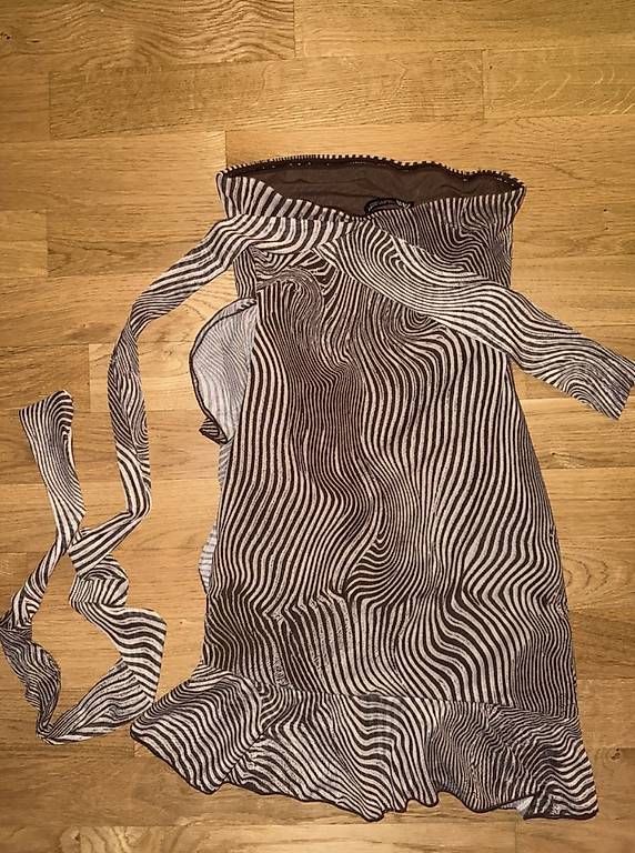 Vestiti: Zara Minikleid – Usato da Zürich venduto da Koller.S 1