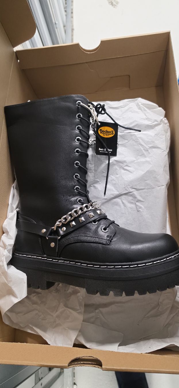 Scarpe da donna: 2 Paar Dockers Stiefel Gothic Gr.41 – Nuovo (secondo la descrizione) da Zürich venduto da Daniela51 3
