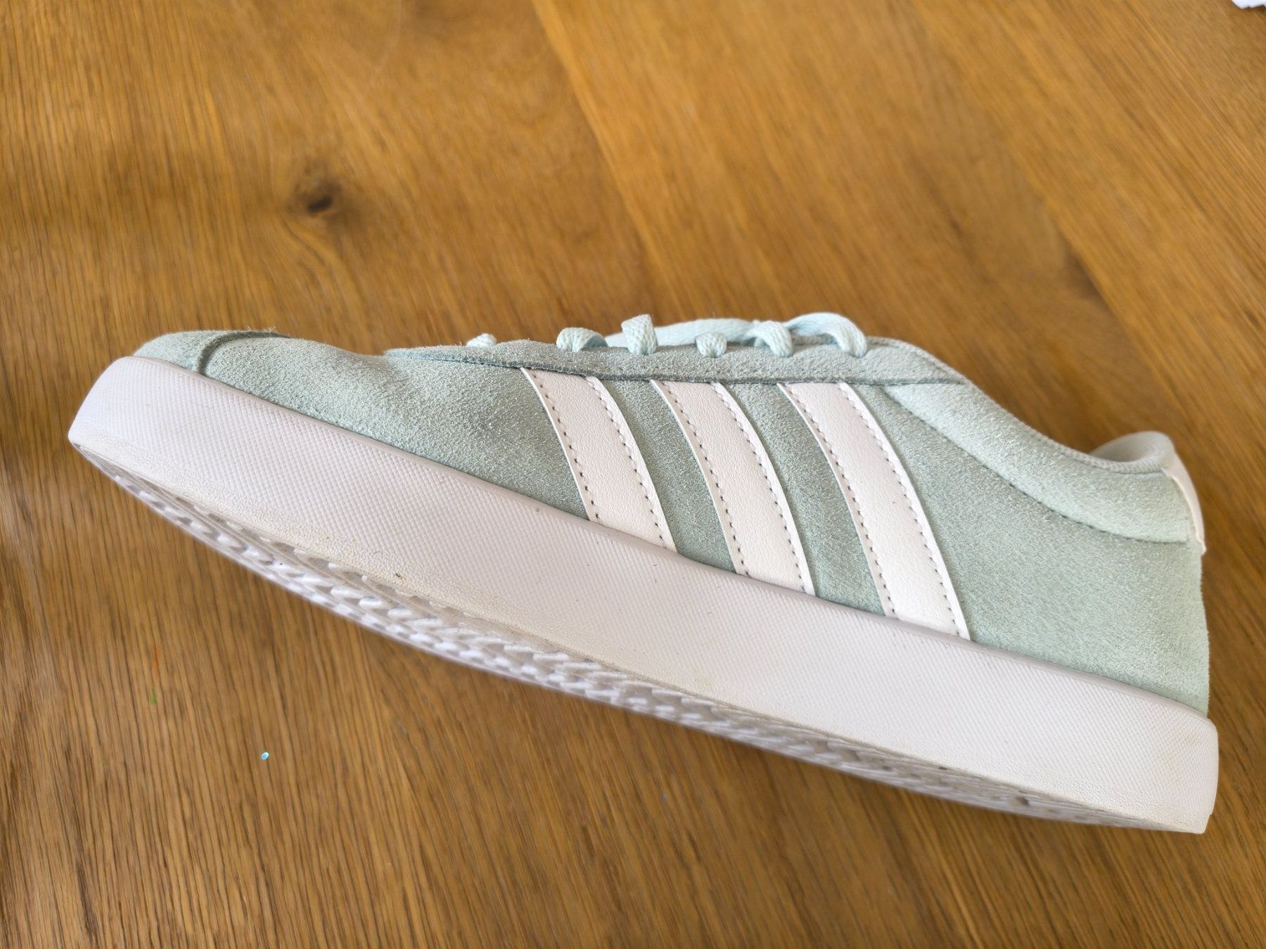 Adidas Scarpe da donna: Wunderschöne Adidas Damen Schuhe mint gr. 36 – Usato da Bischofszell venduto da Ebenen 2