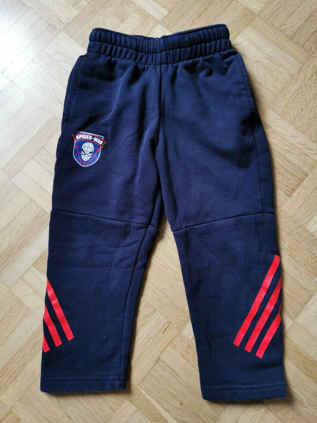 Adidas Pantaloni: Sweathose Adidas Spider-Man ca. Gr. 104 – Usato da Stäfa venduto da flamingo_17