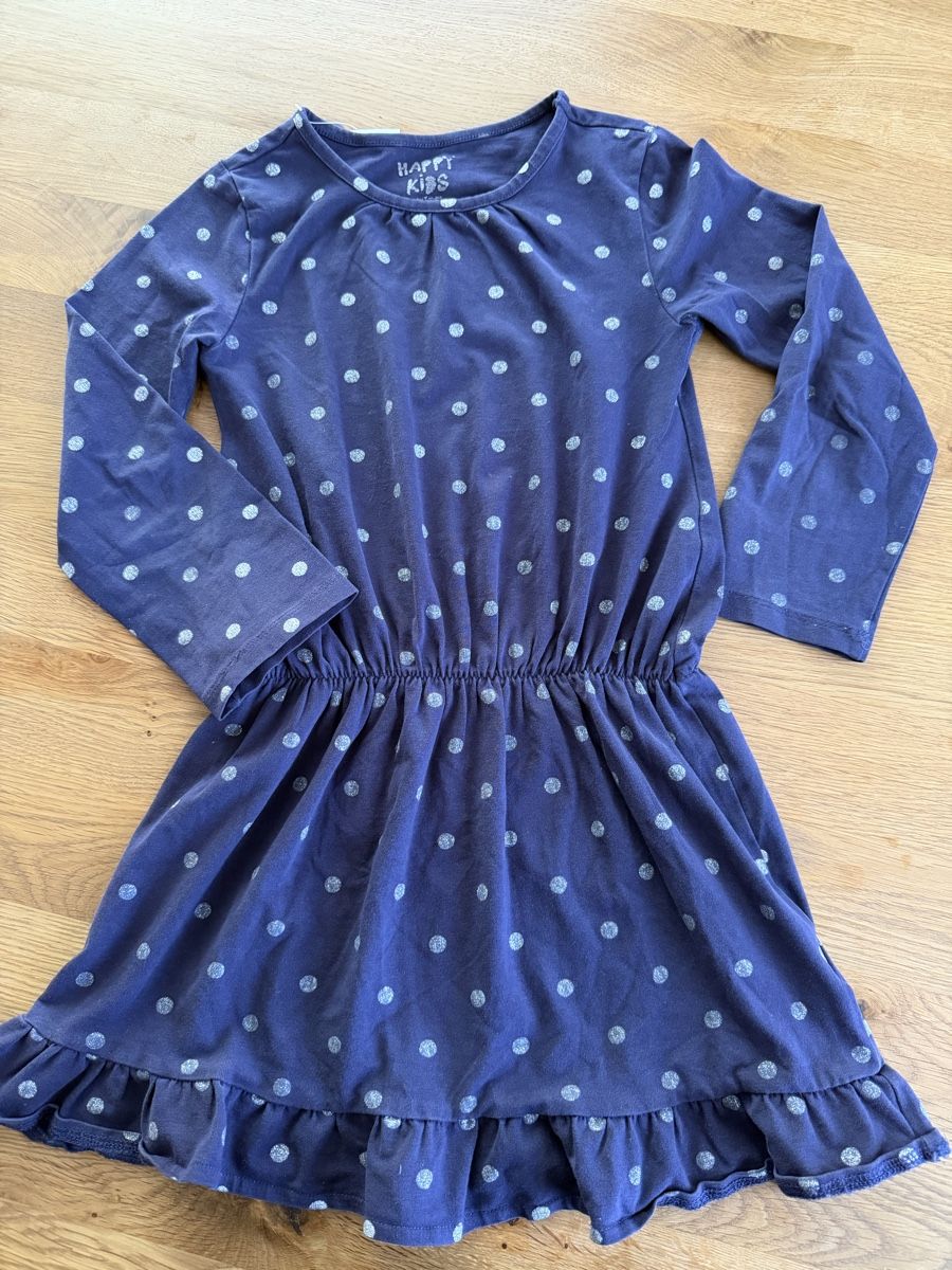 Vestiti & Gonne: Mädchenkleid Grösse 110 – Usato da Grabs venduto da Shelly_87