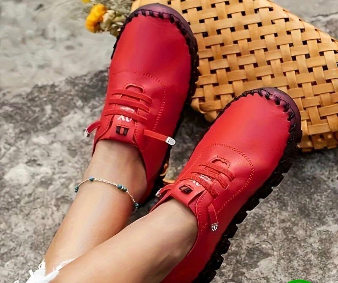 Scarpe da donna: Chaussures pour femme rouges – Usato da Vernayaz venduto da Darkfrost