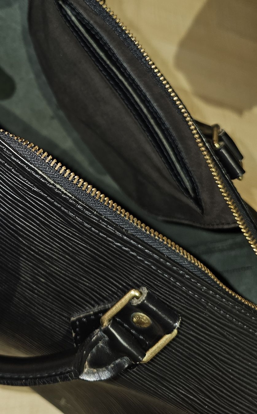 Louis Vuitton Borse: Louis Vuitton Speedy 30 Epi Leder Schwarz – Usato da Berikon venduto da Cayaka 4