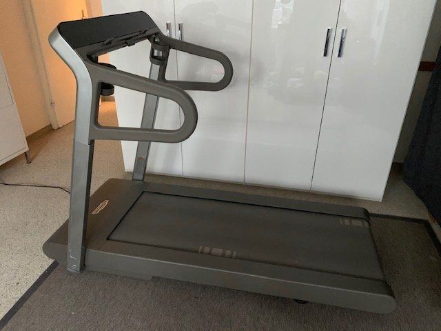 Laufband Technogym MYRUN Kaufen auf Ricardo