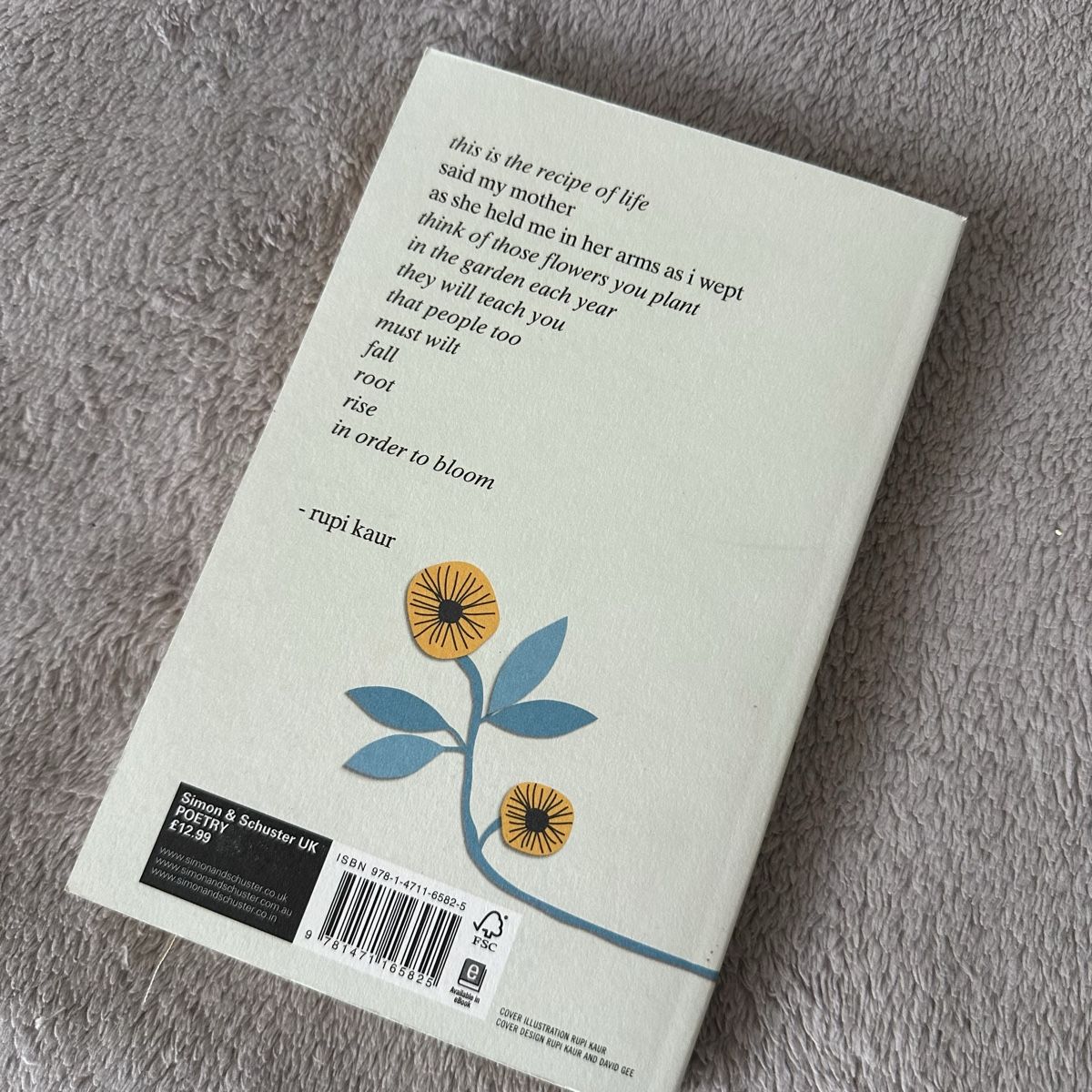 Livres: The Sun and Her Flowers Rupi Kaur – Neuf (Voir description) à Givisiez par dor_xb9k 1