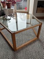 Glastisch aus Eschenholz