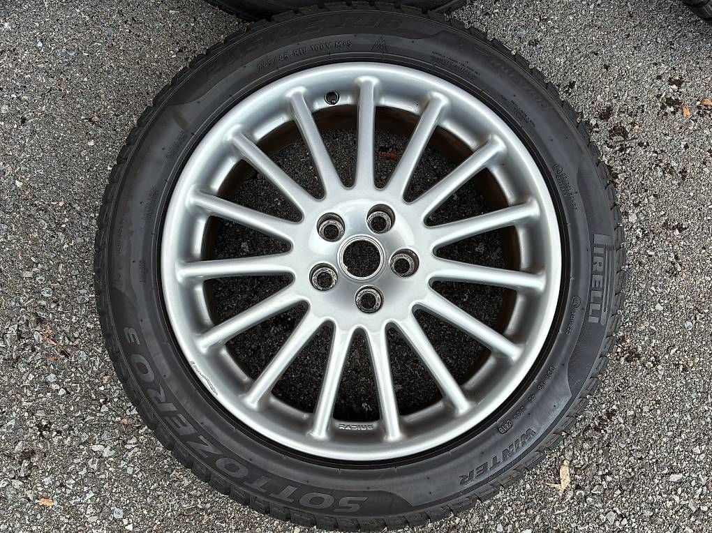 Autres écriture & dessin: Cerchi e gomme invernali Pirelli 245 / 45 R18 – D'occasion à Maroggia par Luca_Ferrario 2