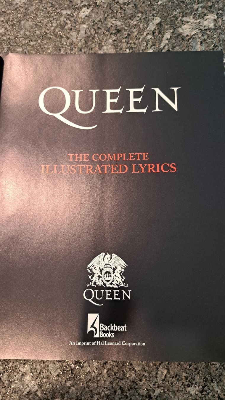 Libri: Queen: The Complete Illustrated Lyrics – Nuovo (secondo la descrizione) da Oberegg venduto da Stern80 1