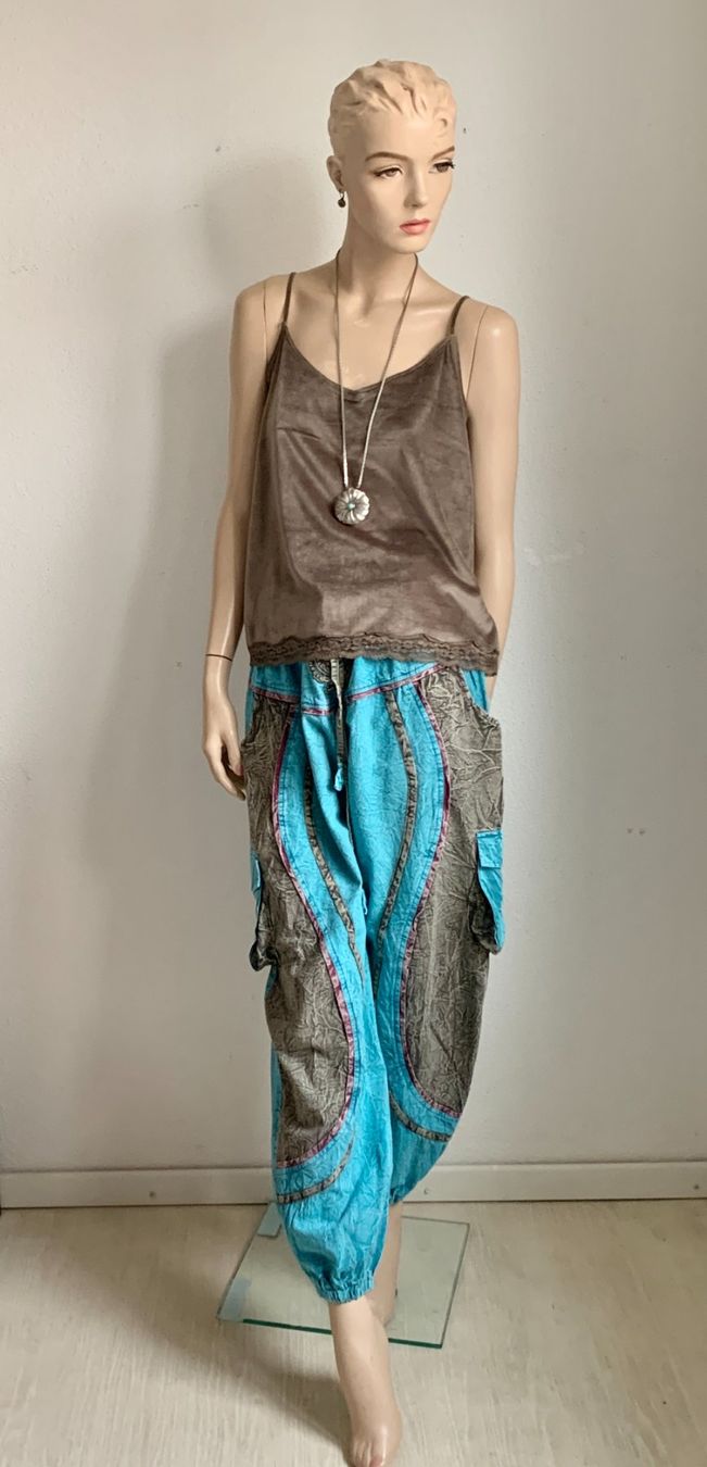Hosen: Ethno Pluderhose mit Top im Boho-Stil – Gebraucht aus Kloten von Nephty 4