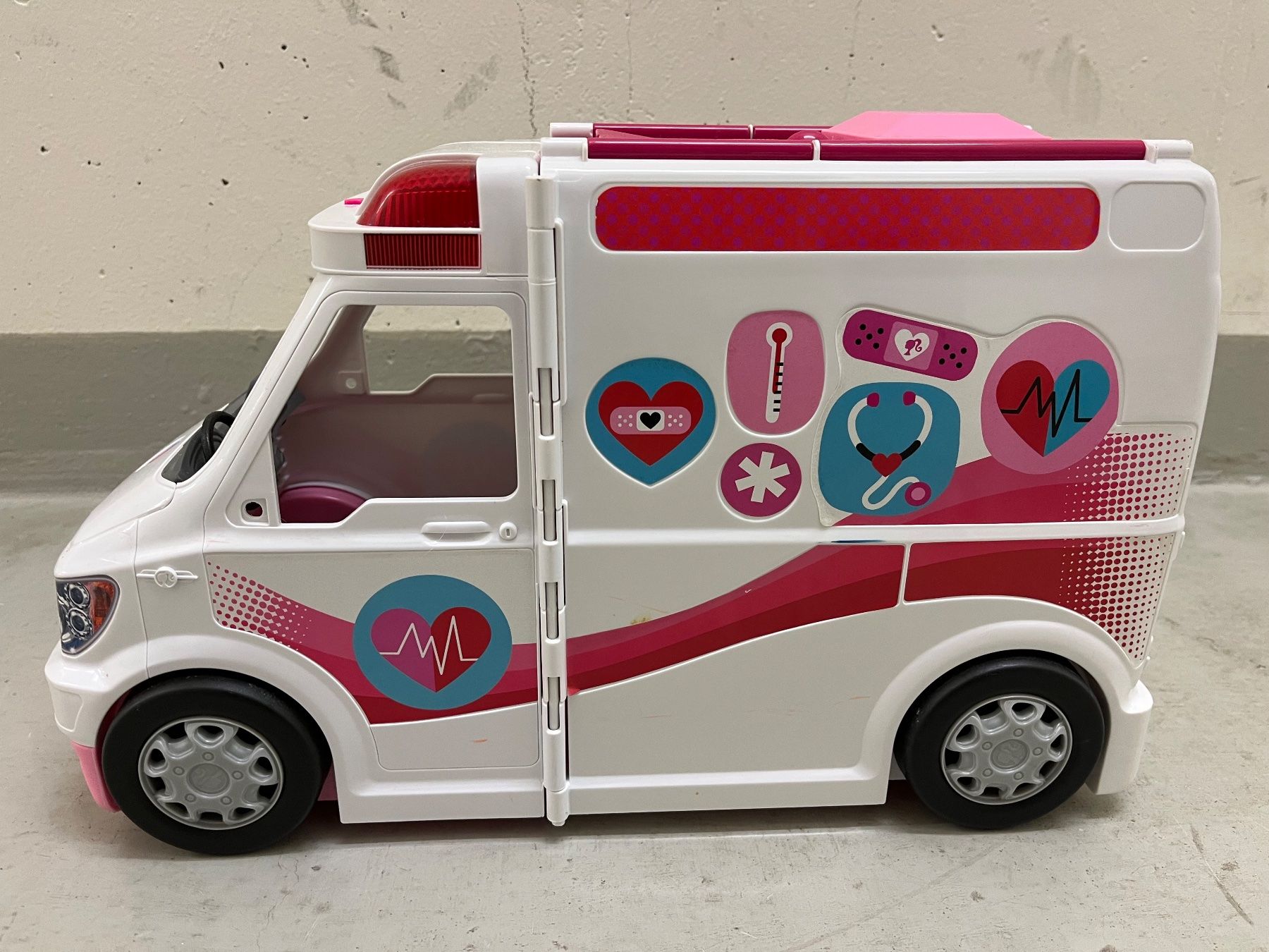 Hasbro Giocattoli: Barbie Krankenwagen Auto – Usato da Baden venduto da eklym