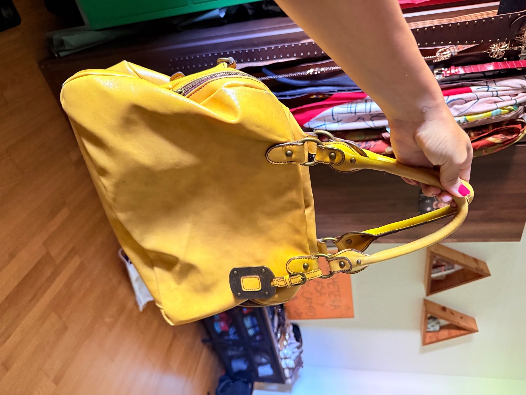 Taschen für Damen: GELBE TASCHE – Gebraucht aus Ittigen von mar_b69j