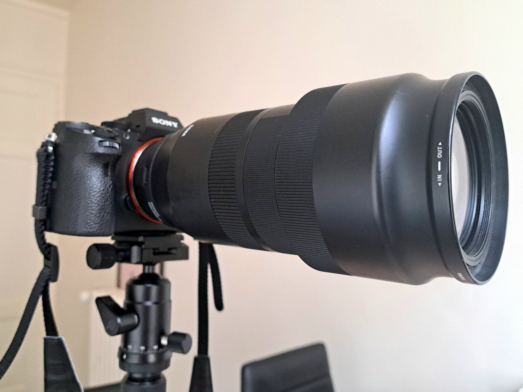 Sony Fotocamera: Sony A7 II + Sigma 100-400mm - Kit complet – Usato da Genève venduto da UneGenevoiseVintage