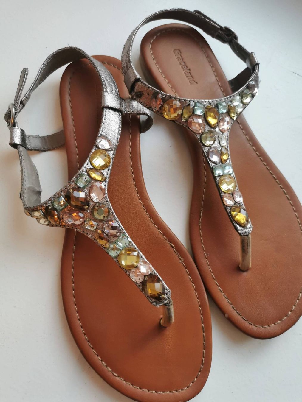 Damenschuhe: Sandalen in silber mit Steinen - 39 – Gebraucht aus Wettingen von JasminL92
