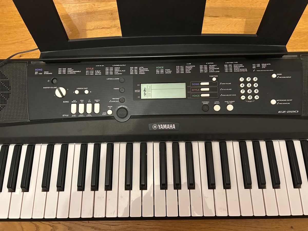 Yamaha Instruments de musique: Keyboard YAMAHA – D'occasion à Winterthur par goggeien 4