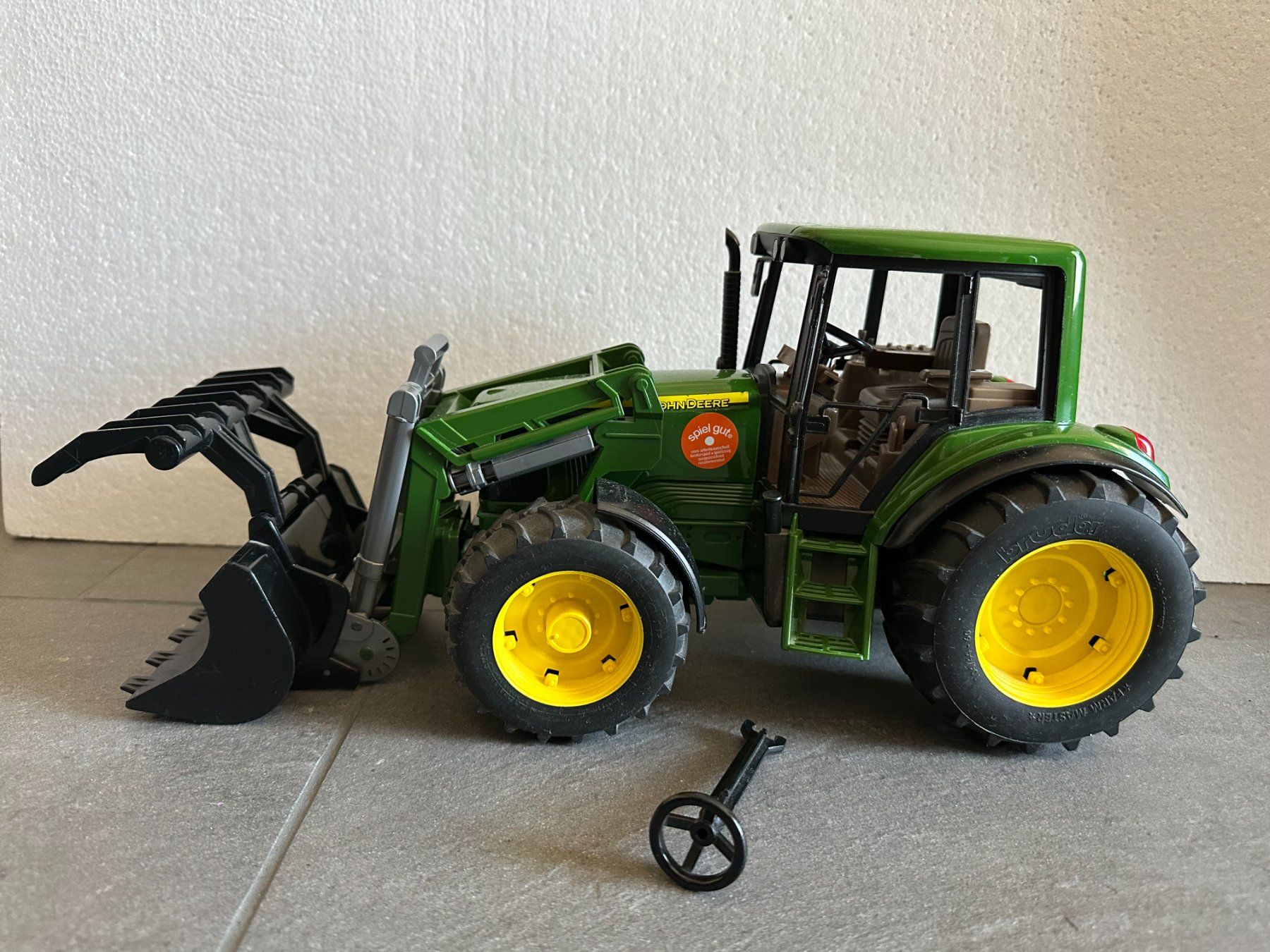 John Deere Tracteurs: John Deere 6920 Traktor – D'occasion à Boppelsen par KASIBO