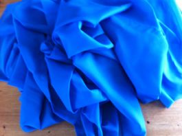 blauer Vorhangstoff (Tüll)