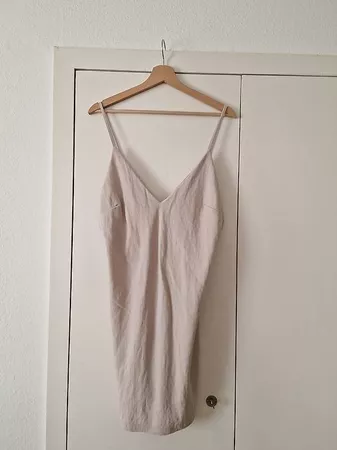 Beiges kurzes Spaghettiträgerkleid - Grösse M