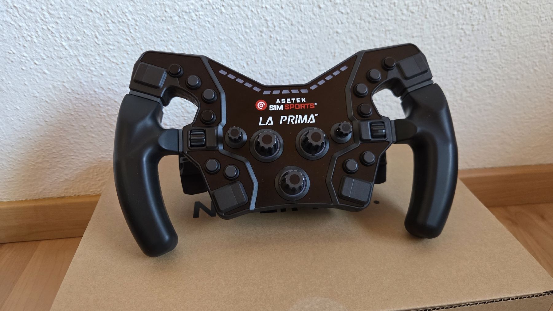 Controller: Asetek Invicta Wheelbase, Formula V2 Wheel , Initium Wheel – Gebraucht aus Safenwil von R_S_C 4