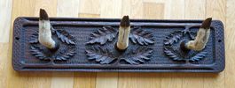 Garderobe Kleiderhaken Jägertrophäe mit Holz-Schnitzereien