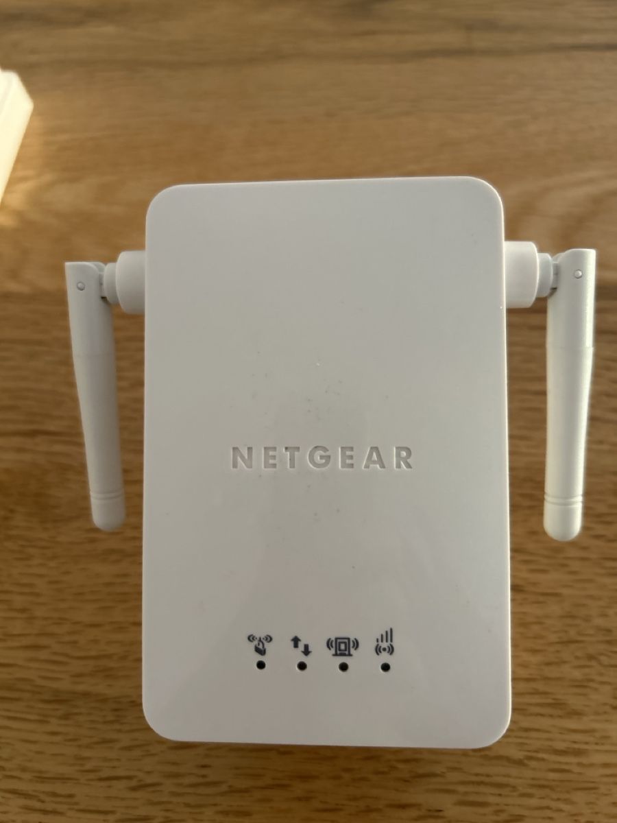 Netgear WiFi: 2 Repeater – D'occasion à Kloten par baptist 3