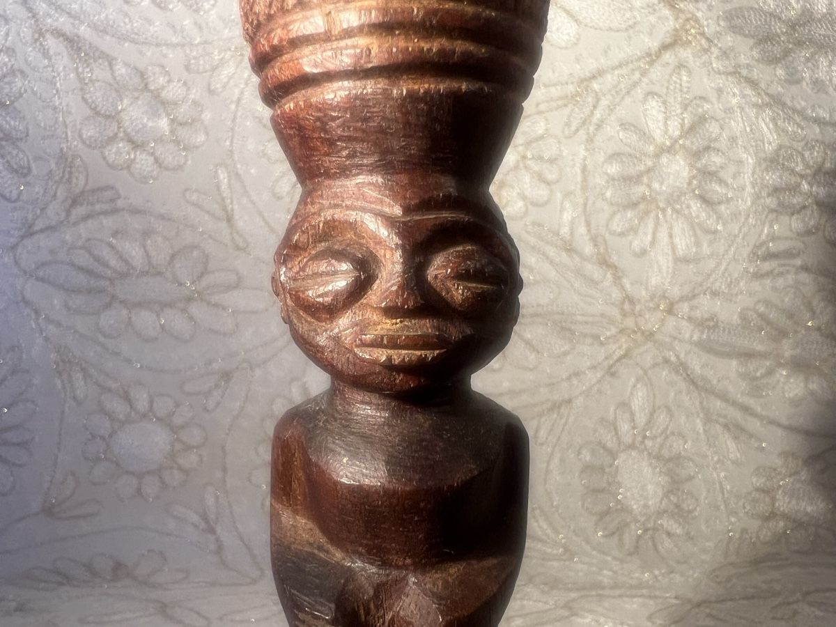 Figuren: Authentique cloche rituelle d'initié ethnie Kongo bois dur – Gebraucht aus Genève von ChineuseReveuse 1