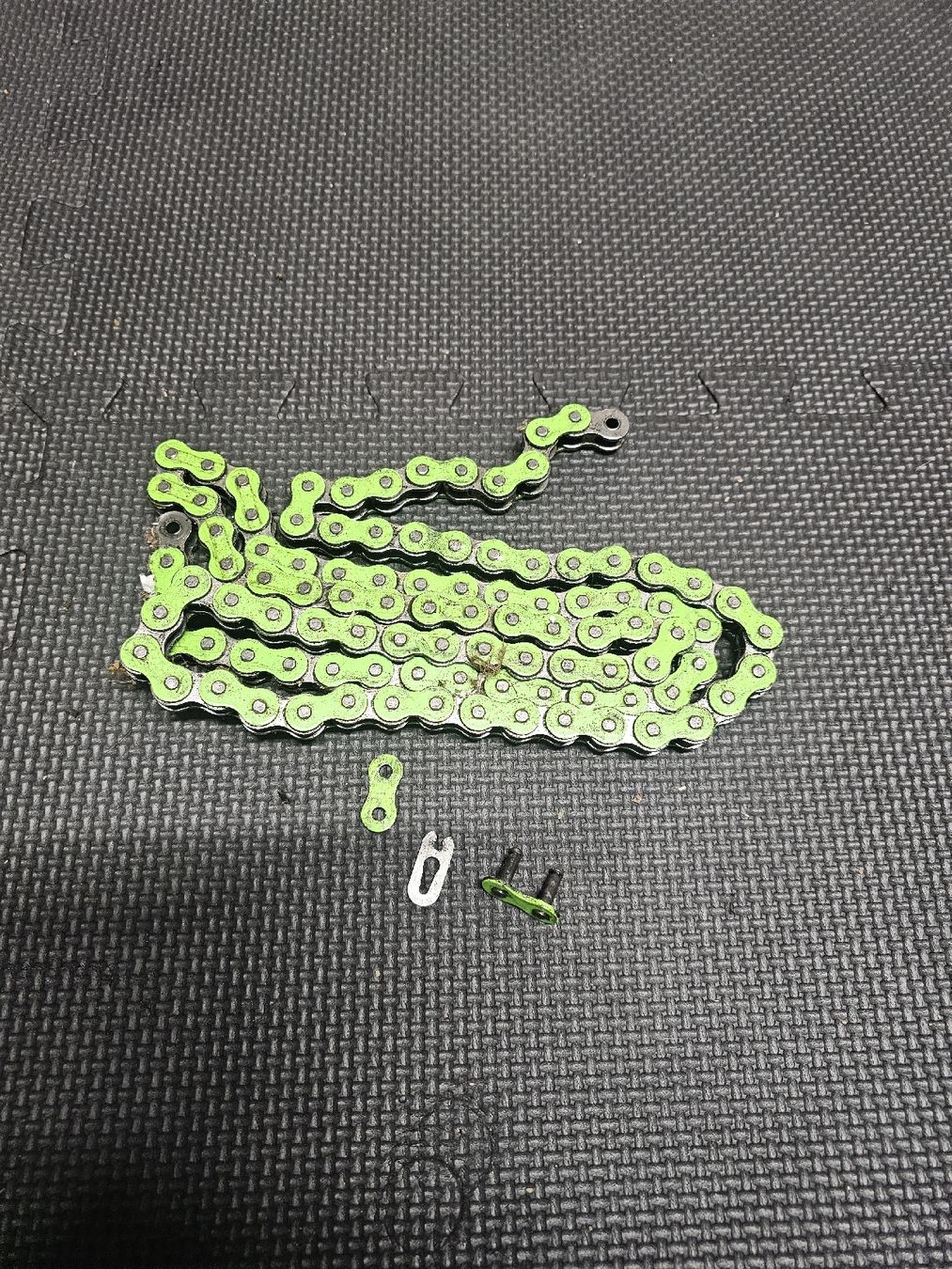 Puch Pièces pour mobylette: Puch Maxi Antrirbskette Grün – D'occasion à Oensingen par Onalmon