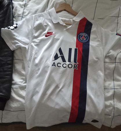 Maillot foot Nike PSG Cavani blanc taille M état neuf rare