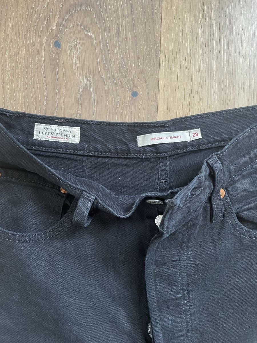 Levi's Jeans: LEVI‘S - Ribcage Straight 28 – Usato da Kriens venduto da elly24 2
