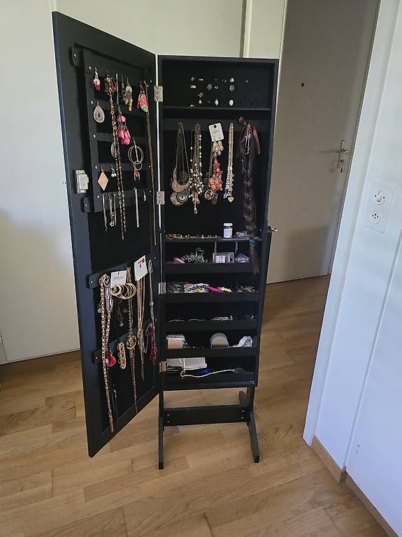 Armoires: Schmuckschrank  – D'occasion à Münchenbuchsee par Arasy13 2