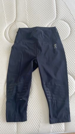 On Laufhose 3/4 Damen, Grösse XS, Dunkelblau, Top Zustand!