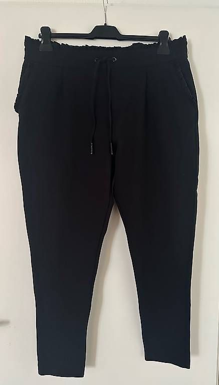 Pantaloni: Elegante, schwarze HOSE. Gr. 42 – Usato da Flawil venduto da mar_9chb