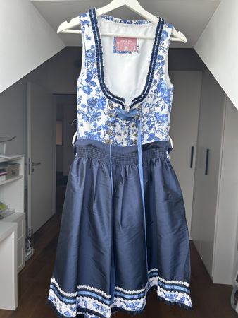 Dirndl Stockerpoint blau weiss geblümt Grösse 36 neuwertig