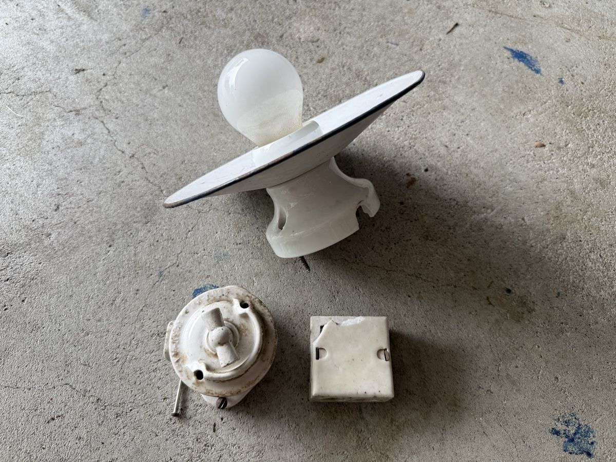 Lampadari & plafoniere: Antike Deckenlampe, Emaillelampe, Schalter! Stalllampe – Usato da Affoltern am Albis venduto da jonas1009