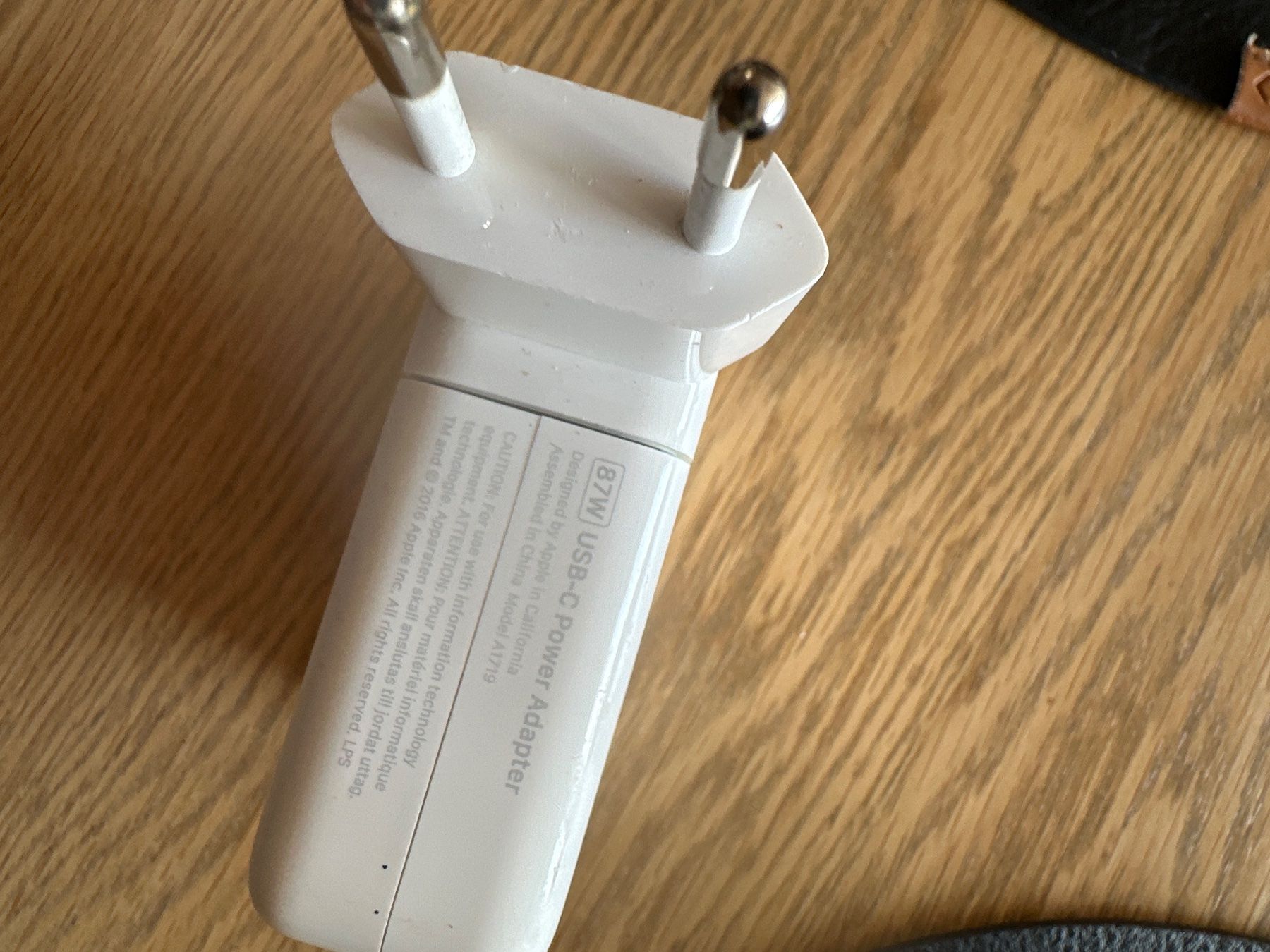 Apple Chargeur: Charger MacBook 87w usb-c, original apple – D'occasion à Gland par Vertigo2004 2