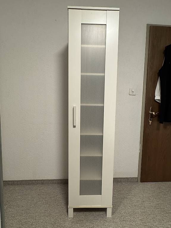 Armoires: Schrank gratis abzuholen – D'occasion à Walzenhausen par elhuuu21 1