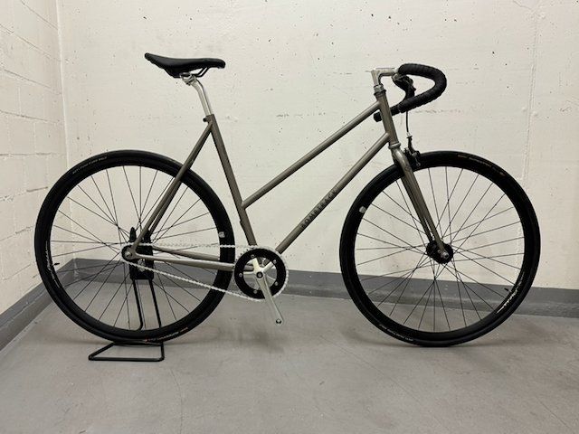 Biciclette: Bombtrack Oxbridge Fixie / Singlespeed (Grösse L) – Nuovo (secondo la descrizione) da Bern venduto da Pneu333