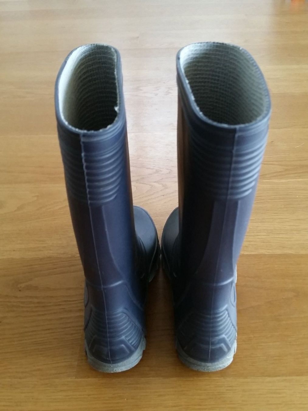 Schuhe für Jungen: Regenstiefel Gr. 30 / Bottes de pluie 30 – Gebraucht aus Villars-sur-Glâne von richardette 3