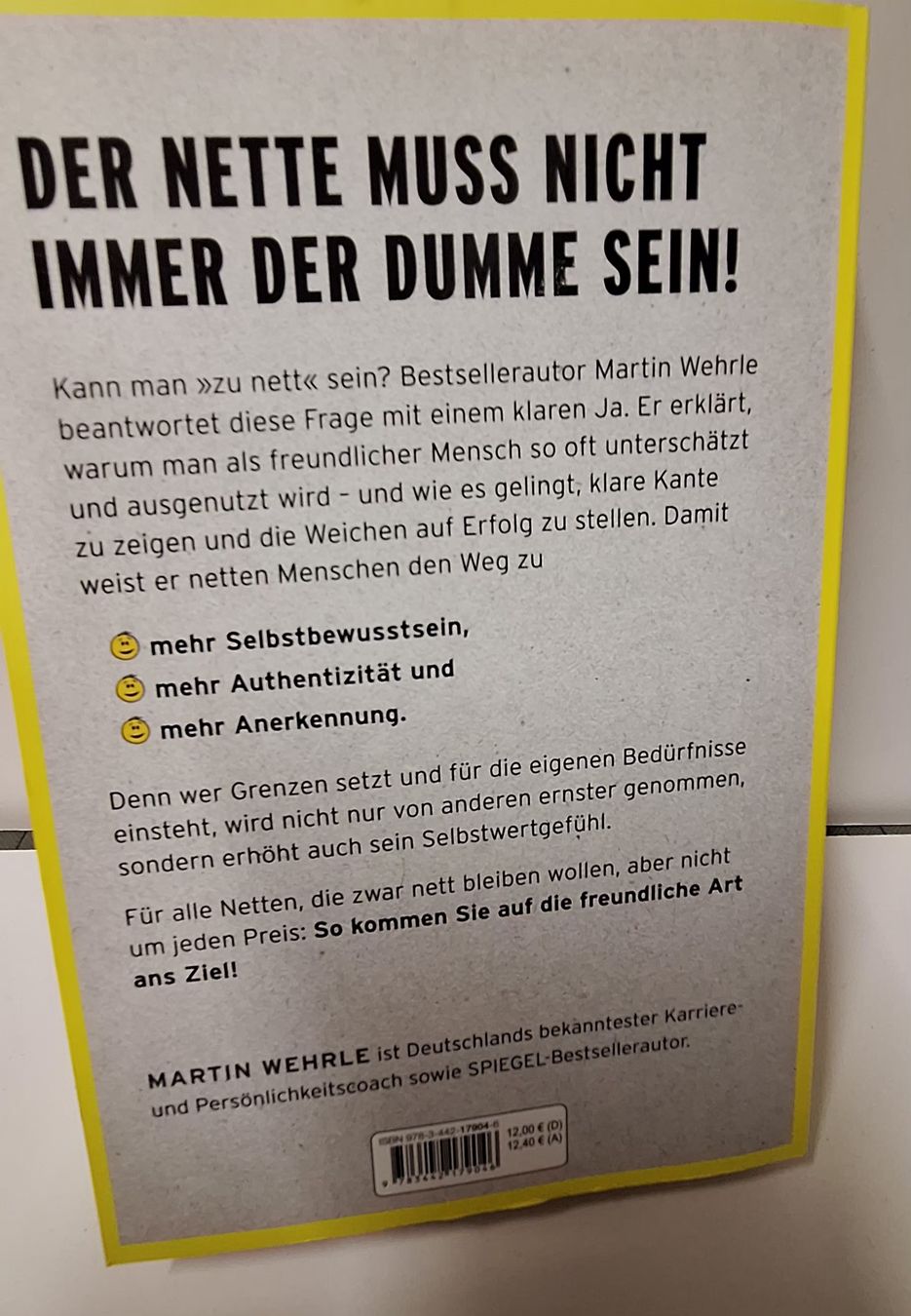 Libri: Buch- die netten beissen die Hunde – Nuovo (secondo la descrizione) da Brugg AG venduto da bacbac5757 1