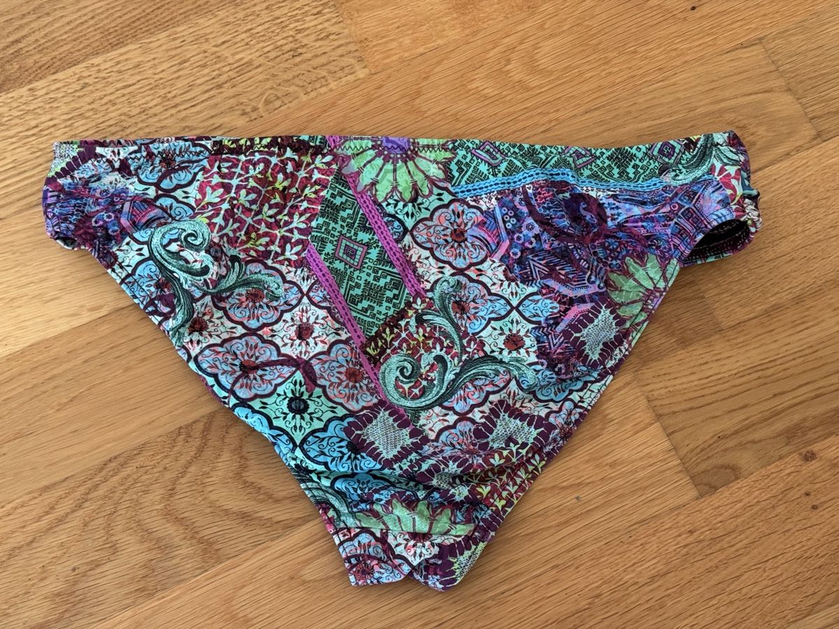 Costumi da bagno & Bikini: Bikini - Oberteil Grösse 36 und Hose Grösse 38 – Usato da Zürich venduto da wtpooh 2