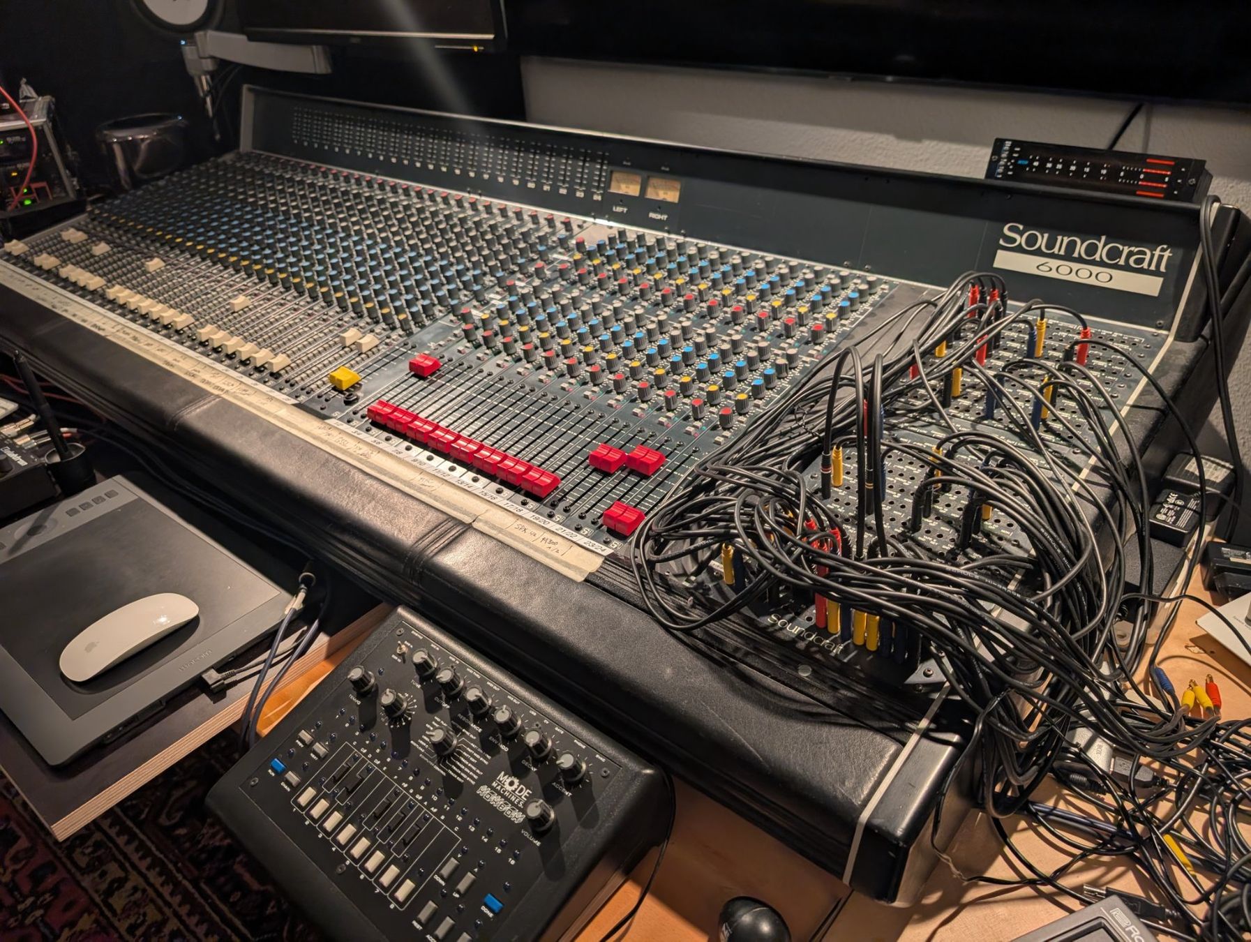 Soundcraft Console di mixaggio: Soundcraft 6000 Studio-Mischpult – Usato da Oetwil an der Limmat venduto da mokkinger 1