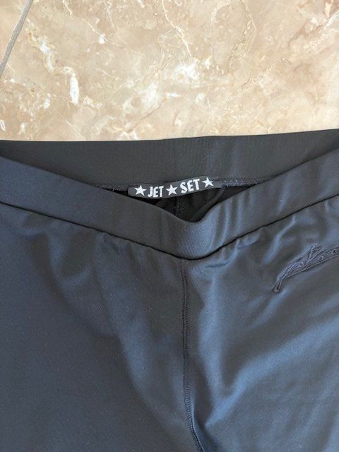 Jet Set Hosen: JetSet Sporthose - Grösse 1 - entspricht 34 – Neu (gemäss Beschreibung) aus Triesenberg von happy-you 1