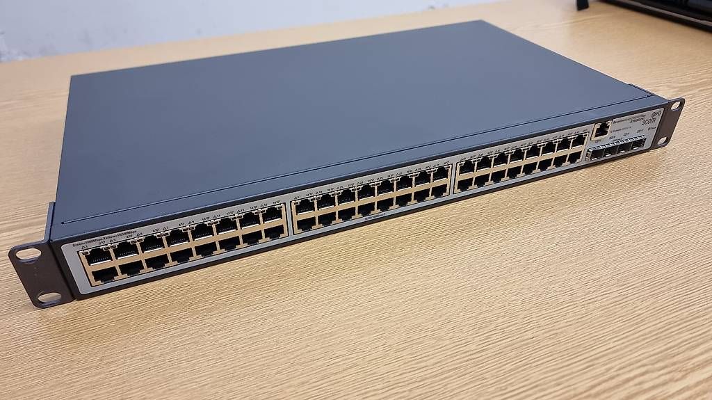 Hubs & Switches: Switch 3COM 2952-SFP 48 Port Switch + 4 SPF – Gebraucht aus Lostorf von Newserge