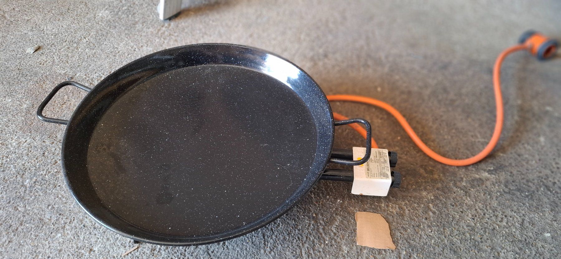 Padelle: Paella Pfanne und Gasgrill – Usato da Rorbas venduto da Fugsuzo