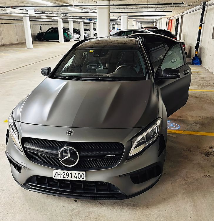 Mercedes Benz GLA 45 AMG