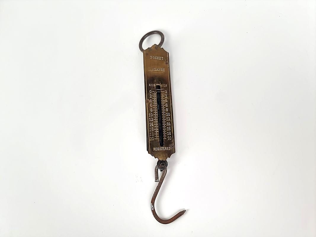 Bilance e pesi: Vintage pocket Waage – Usato da Urtenen-Schönbühl venduto da Restwert_Schoenbuehl